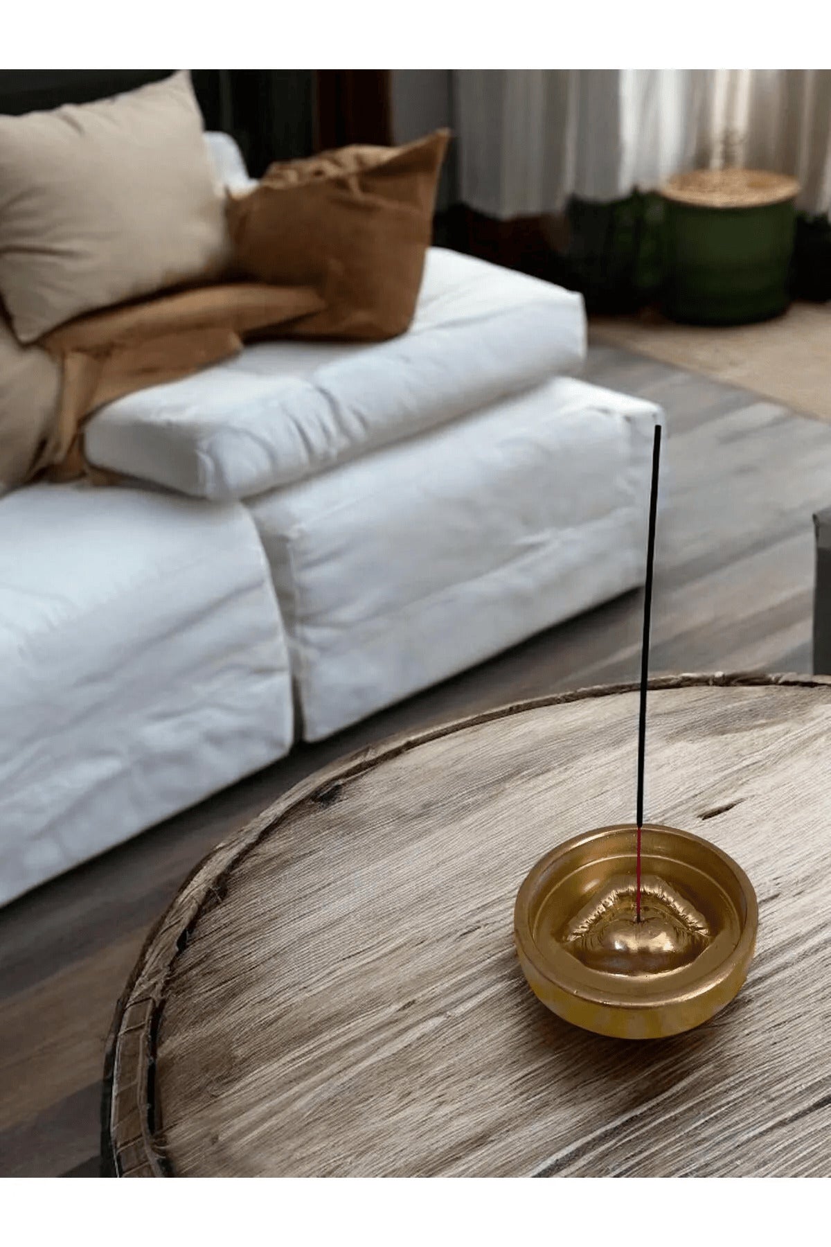 El Yapımı Beton Dudak Figürlü Modern Tütsülük 11,5 cm